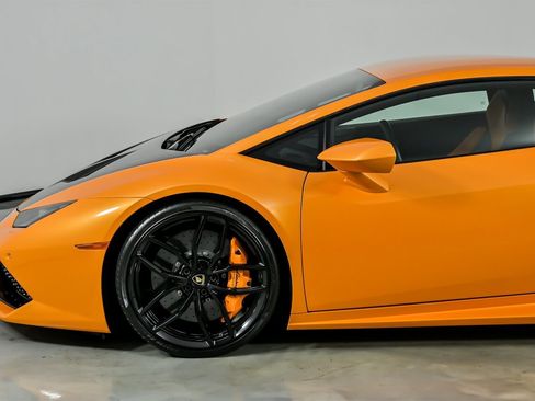 Used 2015 Lamborghini Huracan LP 610-4 image 7