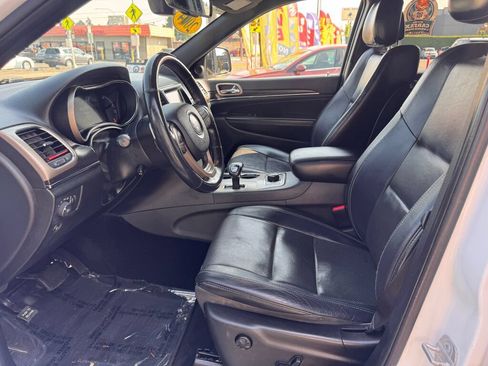 Used 2014 Jeep Grand Cherokee Limited w/ Luxury Group II AWD/4WD image 16