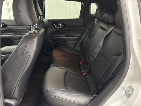 Used 2026 Jeep Compass Latitude AWD/4WD image 25
