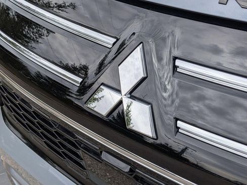 New 2026 Mitsubishi Outlander SE AWD/4WD image 9
