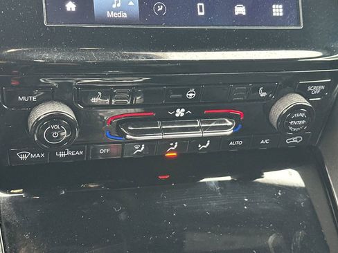 Used 2021 Jeep Grand Cherokee L Altitude image 22