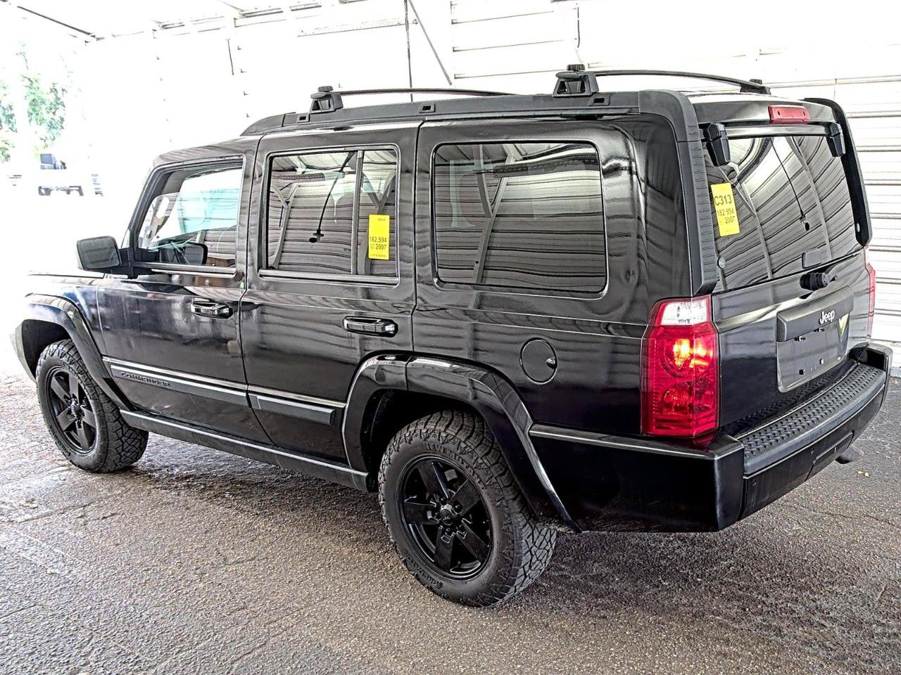 Used 2007 Jeep Commander Sport RWD image 5