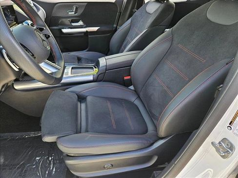 Used 2025 Mercedes-Benz GLA 250 image 16