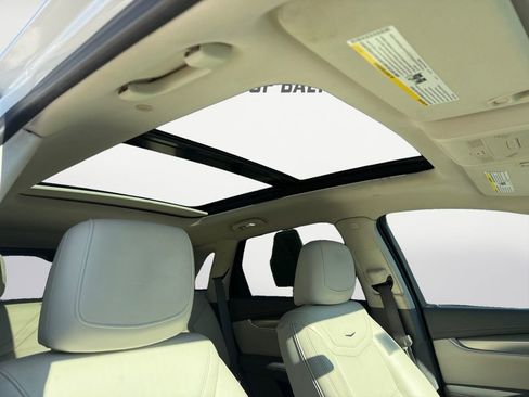 Used 2022 Cadillac XT5 Premium Luxury image 16