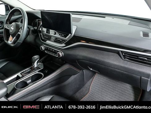 Used 2023 Nissan Altima 2.5 SR w/ SR Premium Package image 25