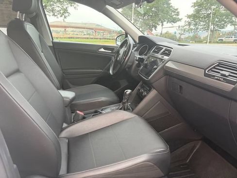 Used 2018 Volkswagen Tiguan SE FWD image 19