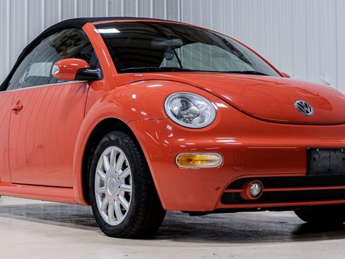 Used 2004 Volkswagen Beetle GLS FWD image 24