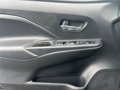 Used 2025 Nissan Versa SV image 18