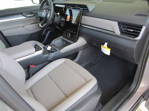 New 2027 GMC Terrain Elevation w/ Elevation Premium Package FWD image 29