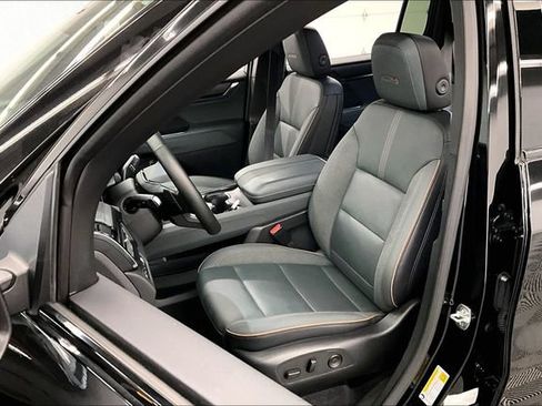 Used 2025 GMC Acadia AT4 AWD/4WD image 23