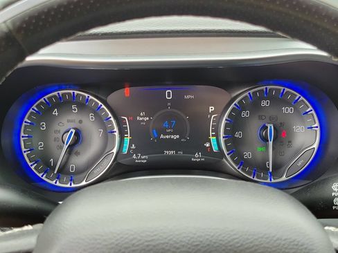 Used 2020 Chrysler Pacifica Limited w/ Advanced Safetytec Group FWD image 29