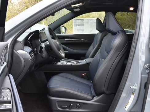 Used 2026 INFINITI QX60 Sport w/ Dark Cargo Package image 10