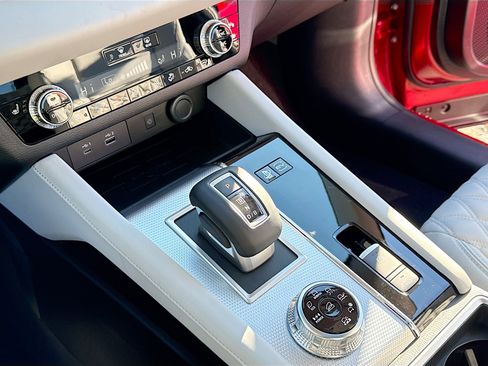 New 2025 Mitsubishi Outlander SEL image 11