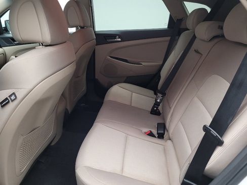 Used 2018 Hyundai Tucson SEL FWD image 18