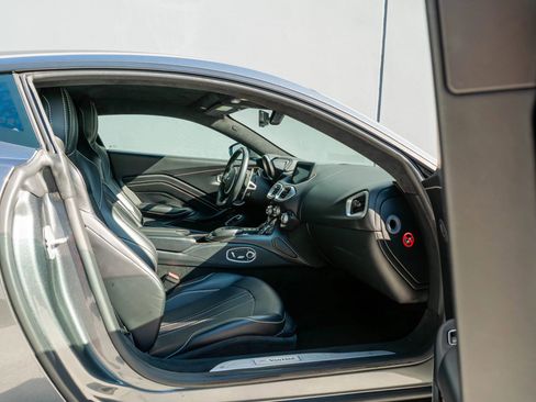 Used 2019 Aston Martin V8 Vantage Coupe image 56