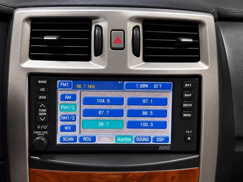 Used 2009 Cadillac XLR RWD image 26
