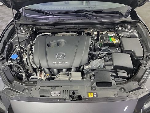 Used 2018 MAZDA MAZDA3 Touring FWD image 14
