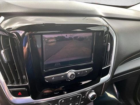 Used 2020 Chevrolet Traverse LT image 22