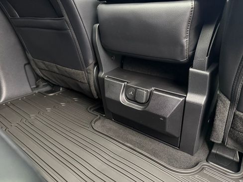 Used 2026 Ford F350 Lariat w/ Black Appearance Package image 32