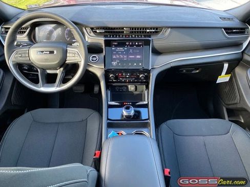 New 2025 Jeep Grand Cherokee Laredo X w/ Luxury Tech Group I image 9