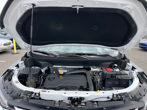 Used 2025 Chevrolet Equinox LT FWD image 32