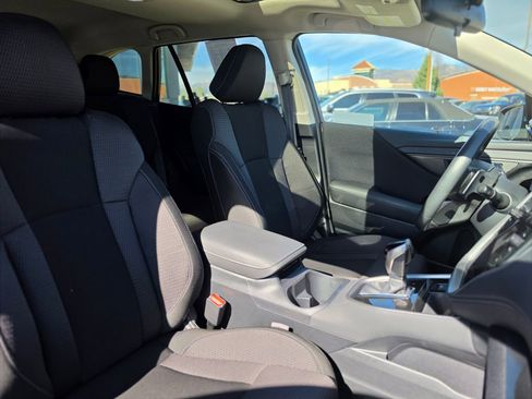 Used 2025 Subaru Outback Premium image 16