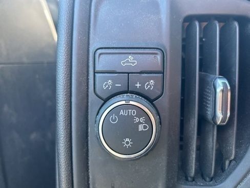 Used 2022 Chevrolet Silverado 1500 Custom image 13