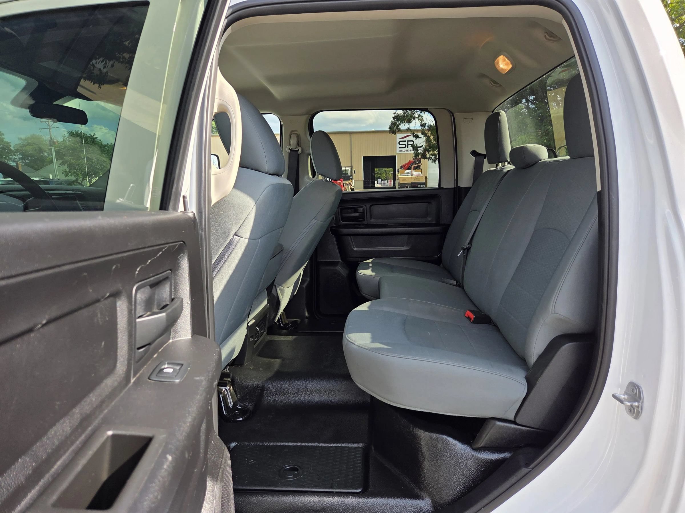 Used 2018 RAM 3500 Tradesman w/ Popular Equipment Group RWD image 18