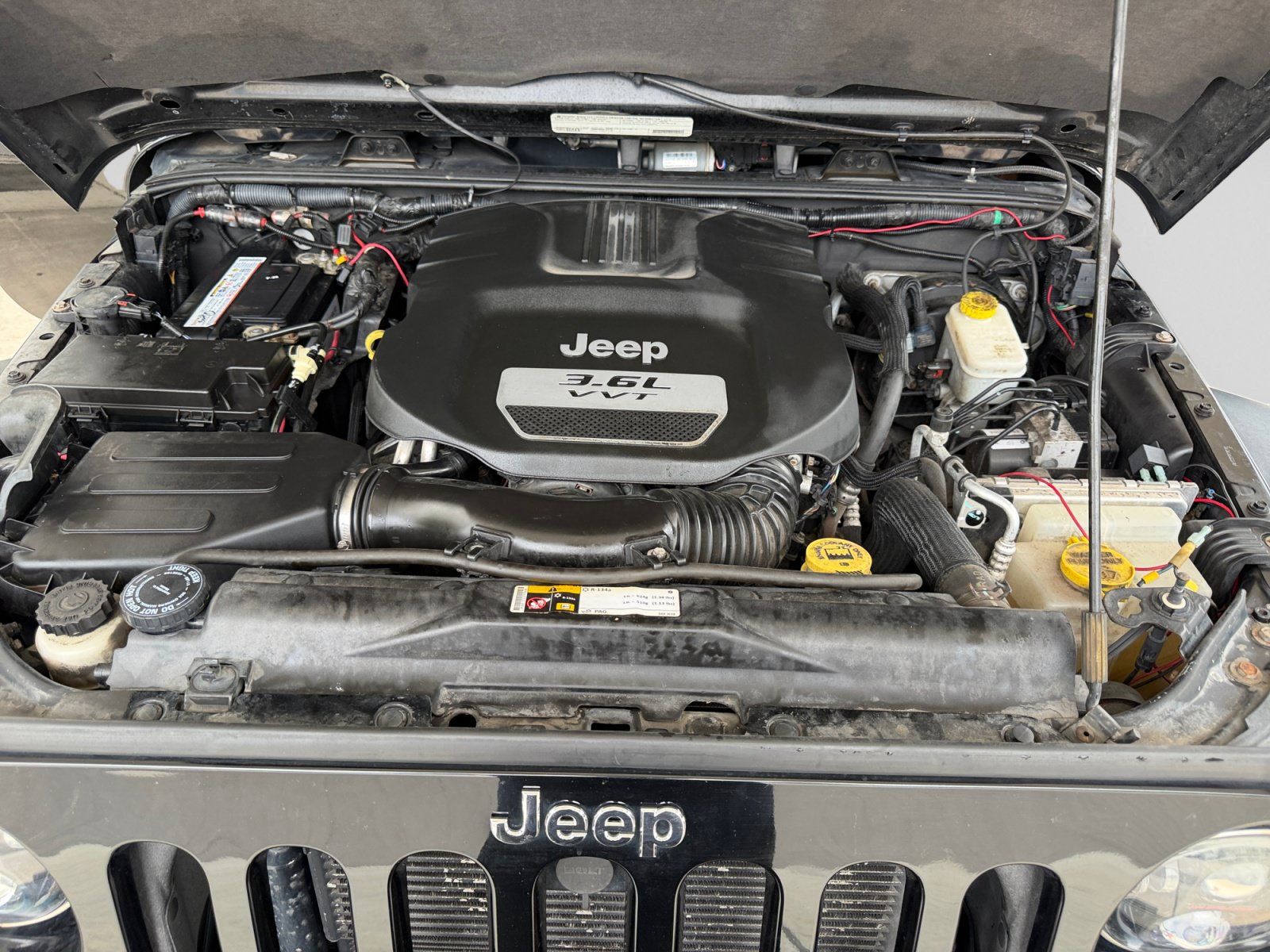 Used 2012 Jeep Wrangler Unlimited Rubicon AWD/4WD image 19