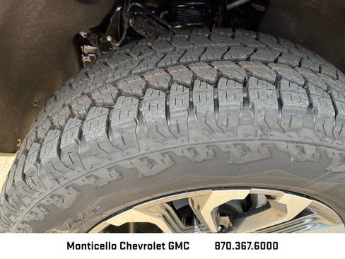 New 2026 GMC Canyon Denali w/ LPO, Black Badging Package image 28