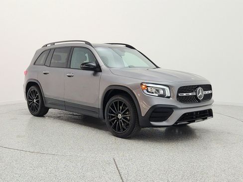 Used 2022 Mercedes-Benz GLB 250 image 3