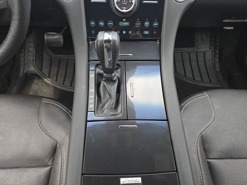 Used 2018 Ford Taurus Limited w/ Driver Assist Package AWD/4WD image 14