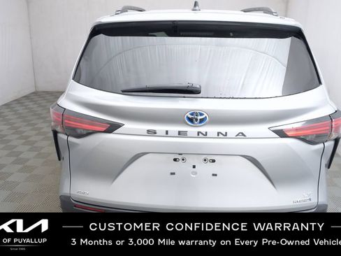 Used 2022 Toyota Sienna LE image 6