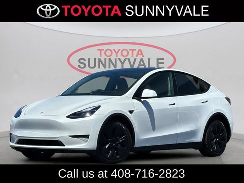 Used 2025 Tesla Model Y Long Range AWD/4WD image 2