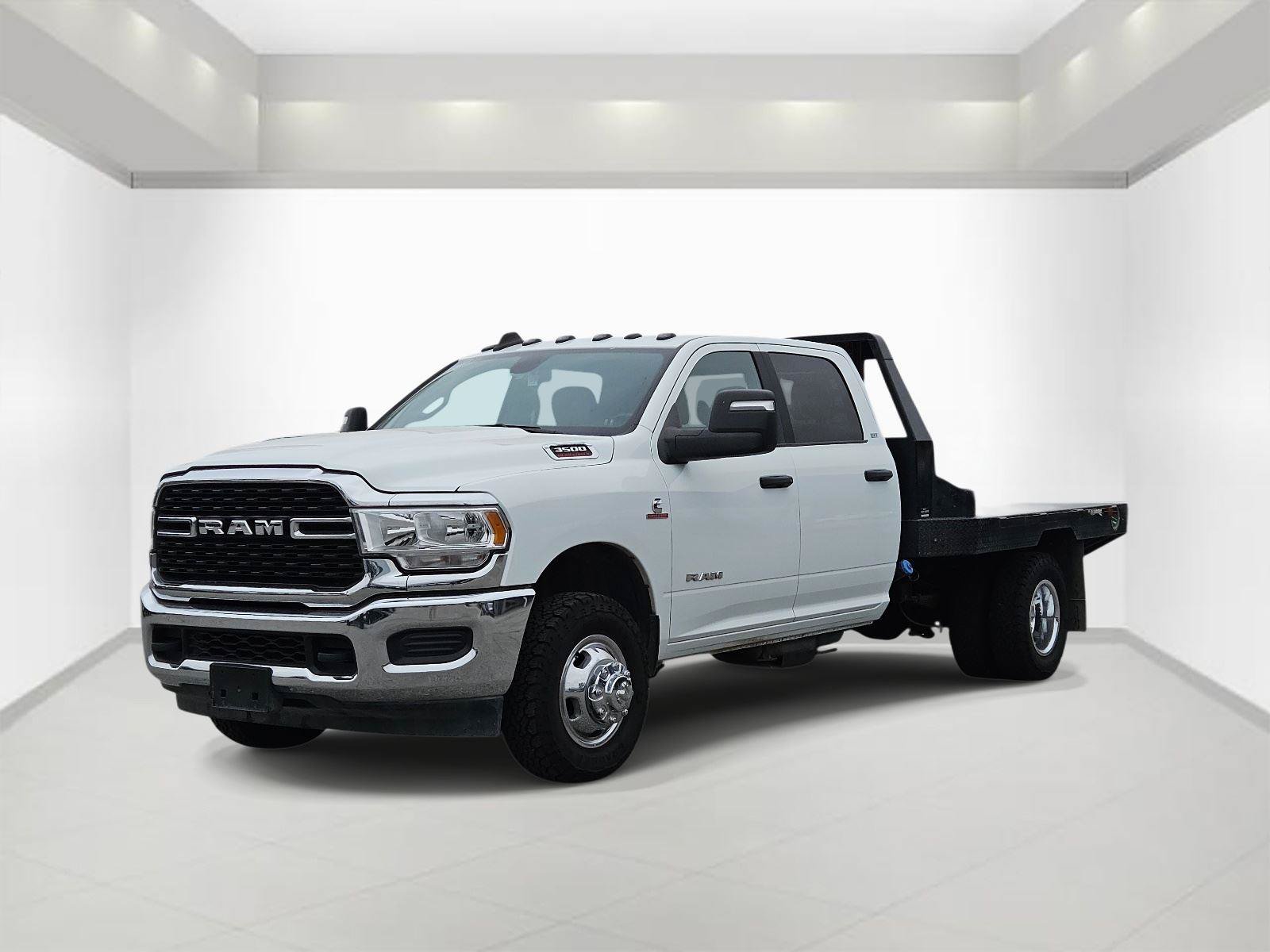 Used 2024 RAM 3500 SLT w/ Quick Order Package 2YG SLT AWD/4WD image 3