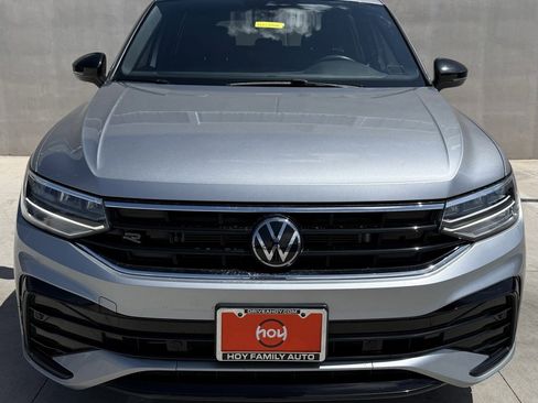 Certified 2024 Volkswagen Tiguan SE R-Line image 2