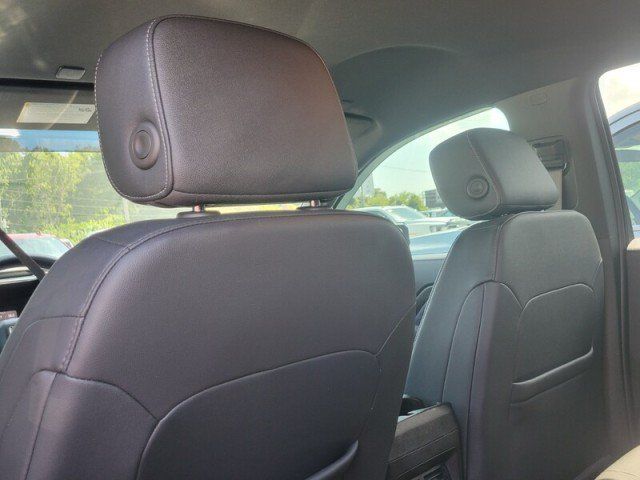 Used 2024 GMC Canyon Elevation w/ Elevation Premium Package RWD image 25