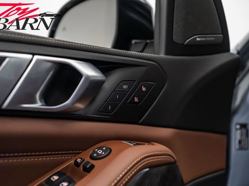 Used 2024 BMW X5 xDrive40i w/ M Sport Package image 21