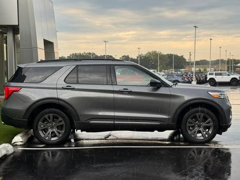 Certified 2024 Ford Explorer XLT w/ Equipment Group 202A AWD/4WD image 6
