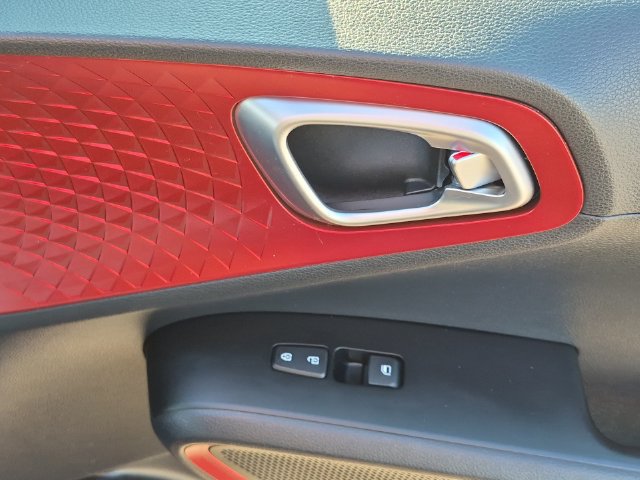 Used 2020 Kia Soul GT-Line Turbo FWD image 37