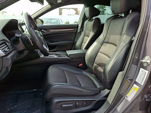 Used 2018 Honda Accord Sport image 14