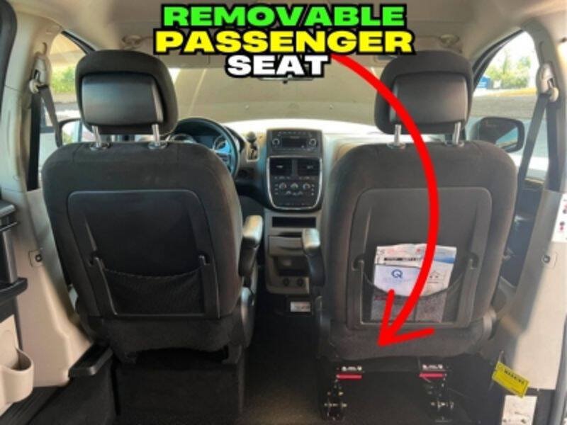 Used 2016 Dodge Grand Caravan SXT FWD image 42