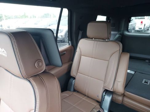 New 2026 Chevrolet Tahoe High Country AWD/4WD image 12