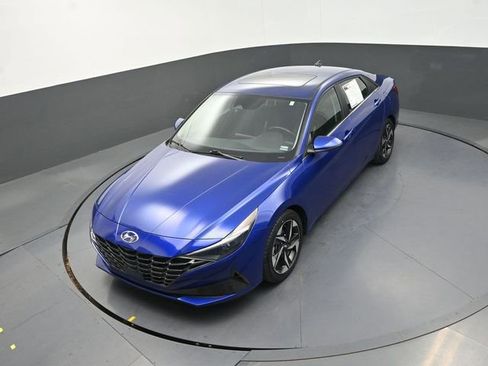 Used 2021 Hyundai Elantra SEL w/ Convenience + Premium Package image 14