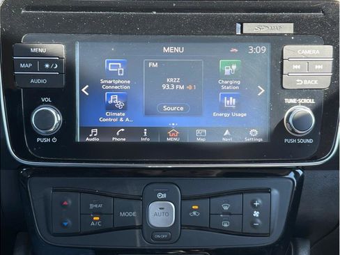 Used 2018 Nissan Leaf SV w/ SV Technology Package FWD image 12