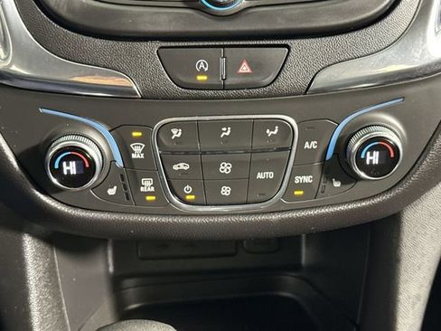 Used 2023 Chevrolet Equinox LT image 24