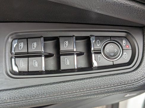 Used 2021 Porsche Macan S image 13