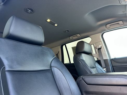 Used 2019 Chevrolet Tahoe LT w/ Luxury Package AWD/4WD image 18