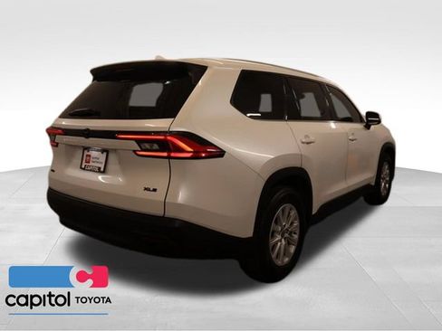 Certified 2024 Toyota Grand Highlander AWD image 3