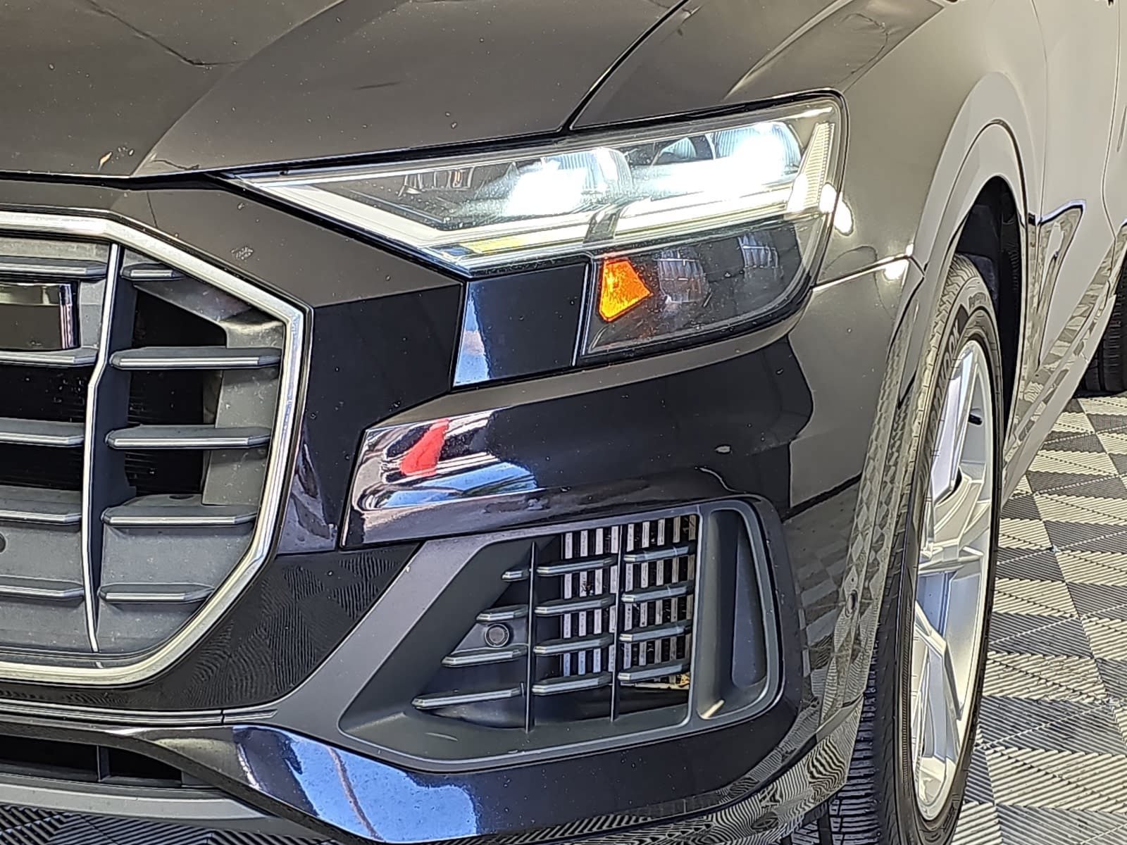 Used 2019 Audi Q8 Premium Plus AWD/4WD image 31